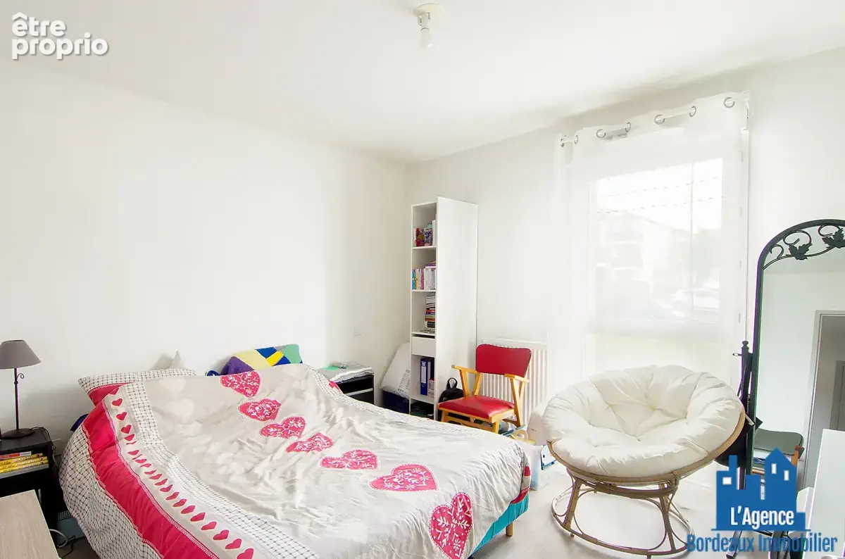 Exclusivité !!! bassens - secteur parc beauval - appartement type 2 de 39 m² avec  terrasse + 1 place de parking. michaël vigier - photo 7