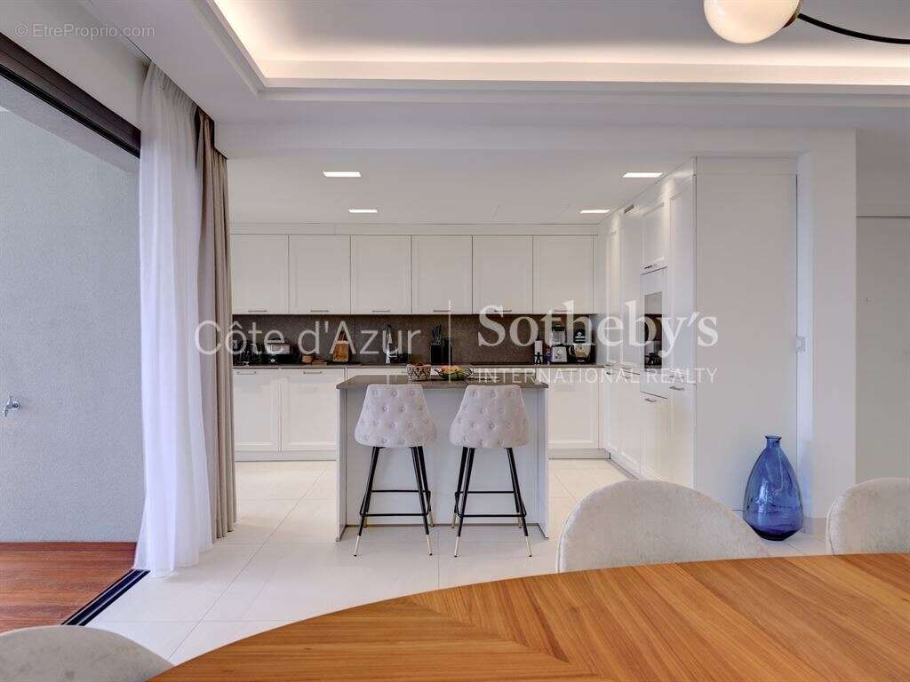 Appartement à VALLAURIS