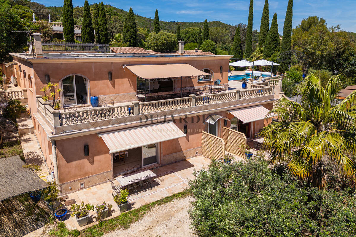 Maison à BORMES-LES-MIMOSAS