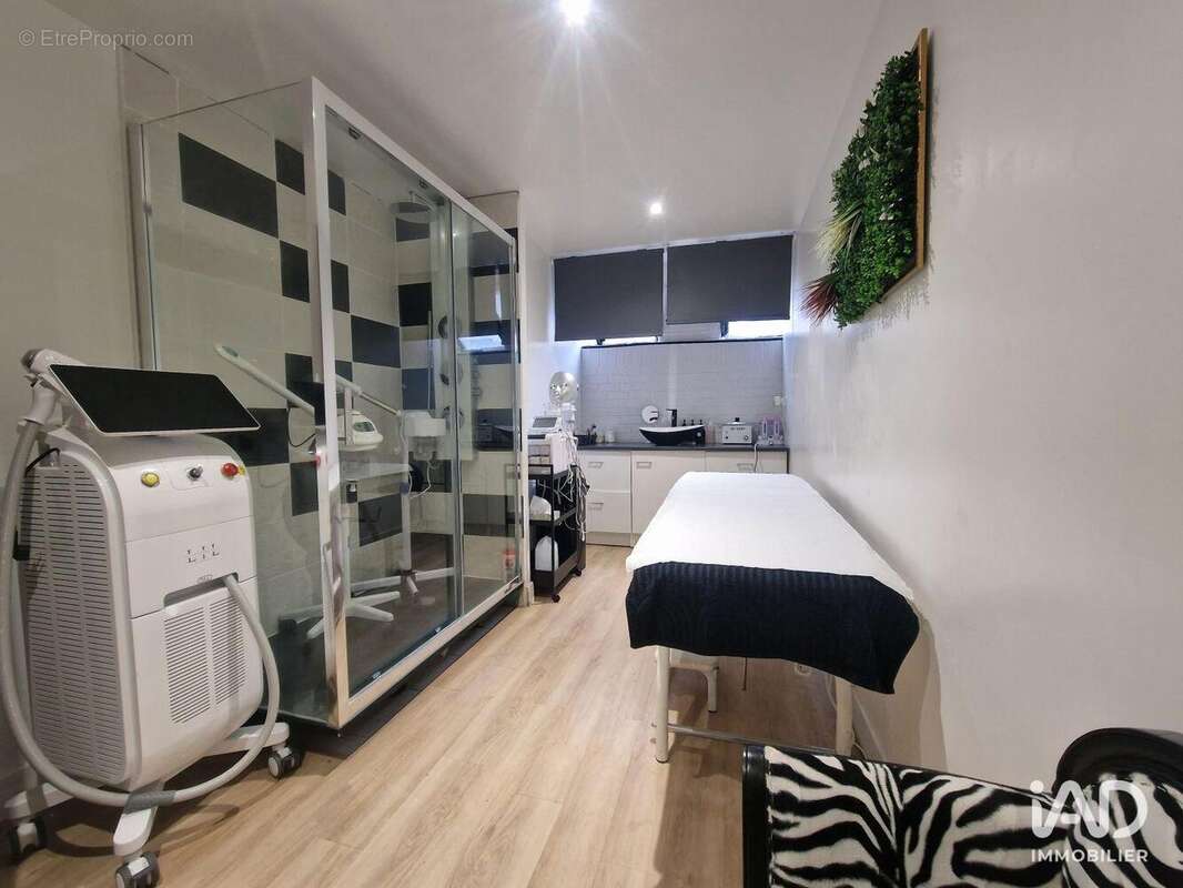 Photo 6 - Commerce à NEUILLY-SUR-MARNE