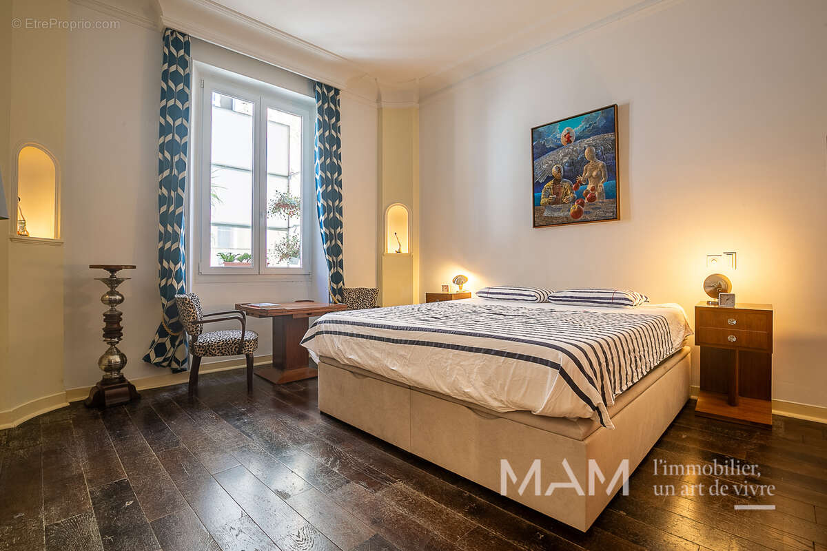 Appartement à MARSEILLE-1E