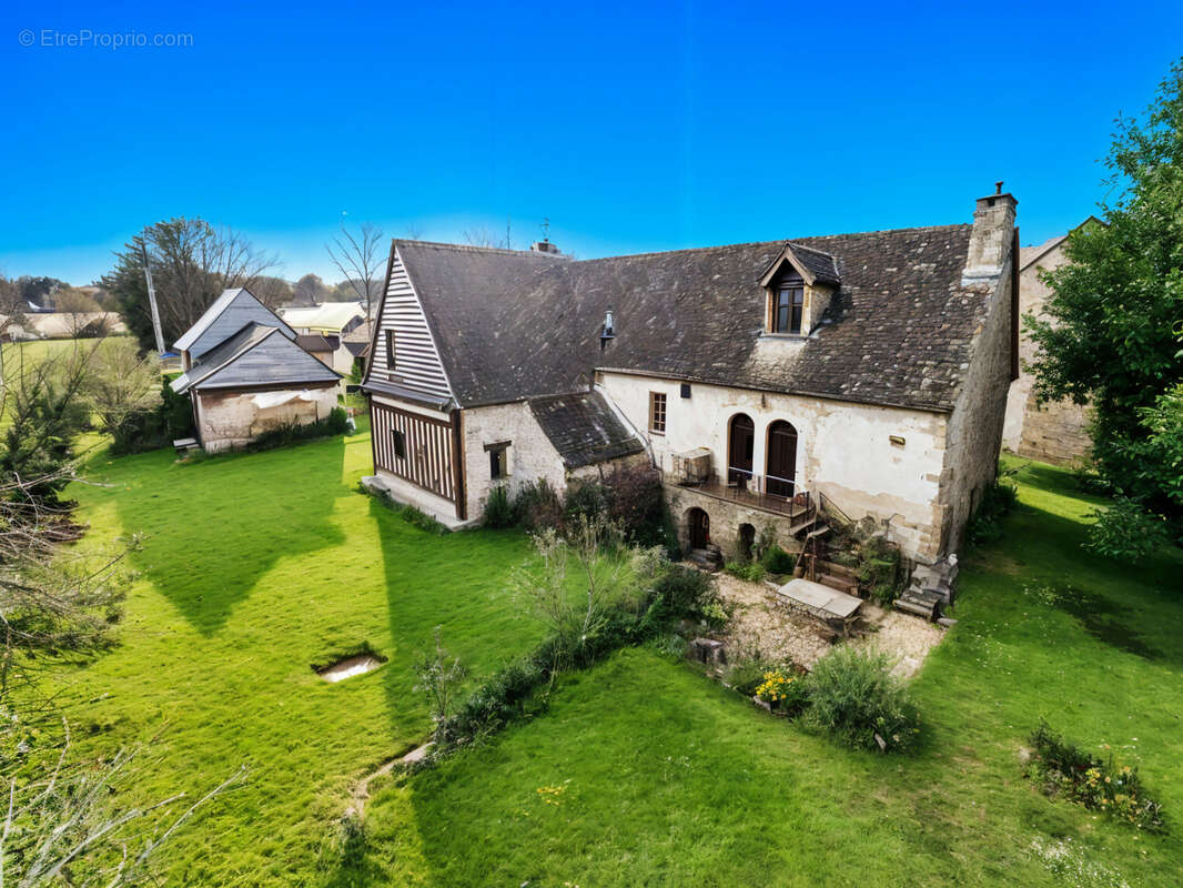 Maison à BONNETABLE