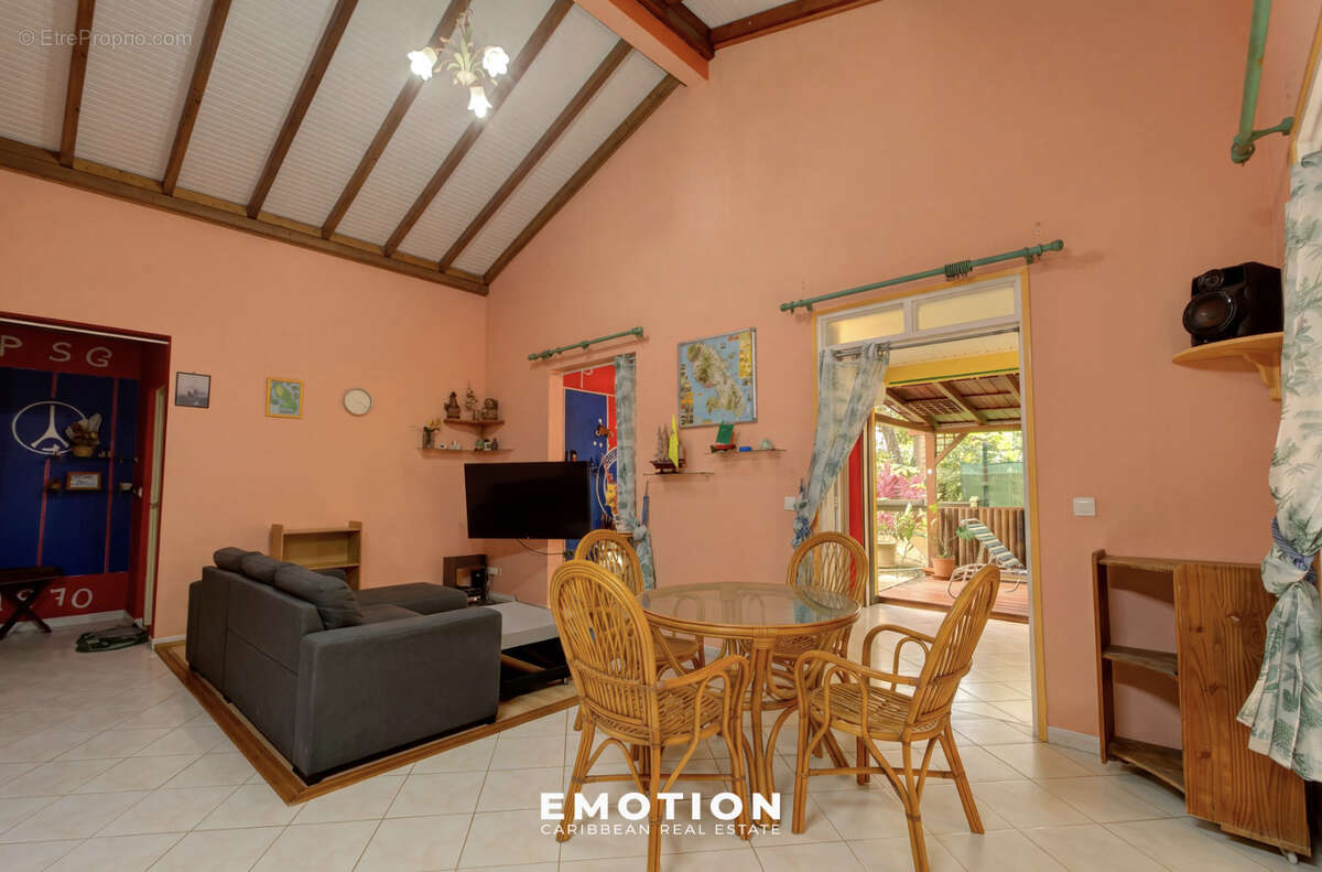 Maison à LAMENTIN