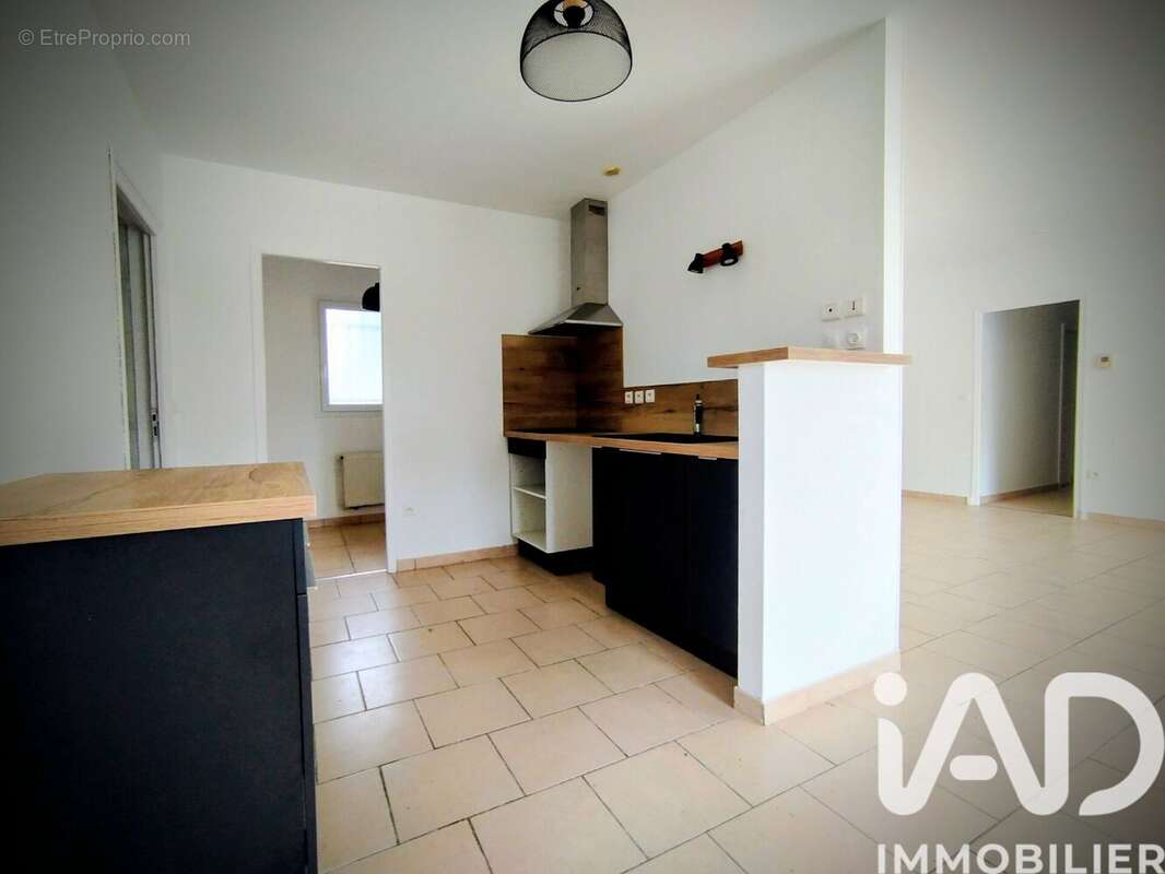 Maison 102 m² à Lavergne  - photo 6