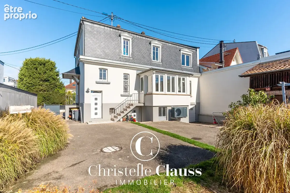 Maison de Maître 205 m² - photo 1