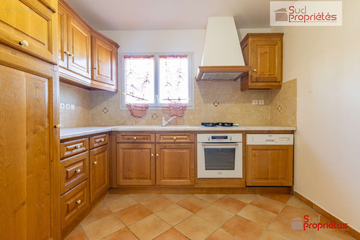 cuisine - Maison à VENERQUE