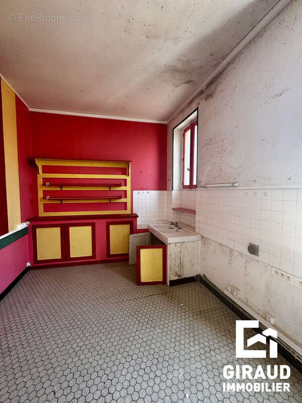 Commerce à FONTENAY-LE-COMTE