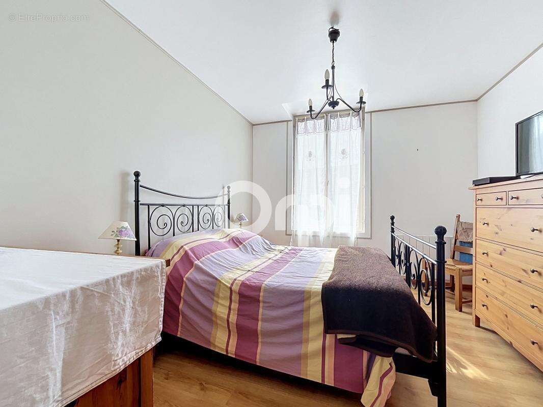 Maison 122 m² Bury - photo 6