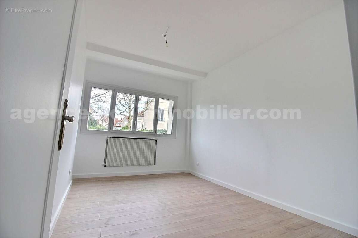 exposio_133692139 - Appartement à SAINT-MAUR-DES-FOSSES