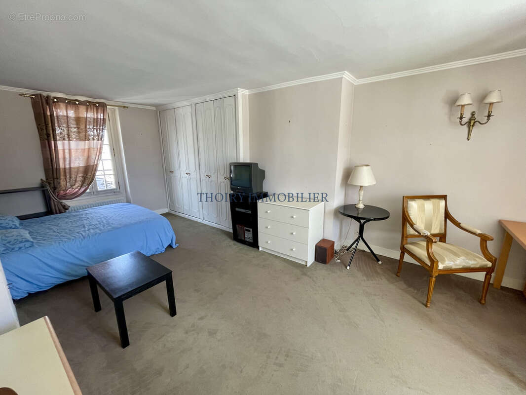 Maison ancienne de charme de 8 pièces sur 519 m2. - photo 24