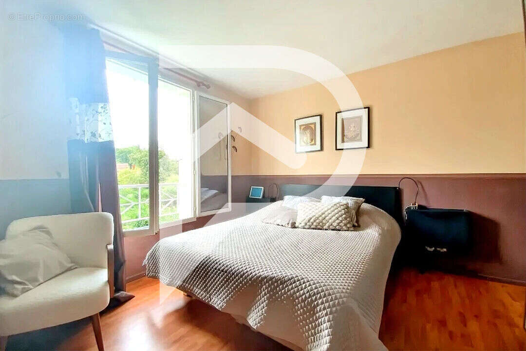 Maison à OZOIR-LA-FERRIERE