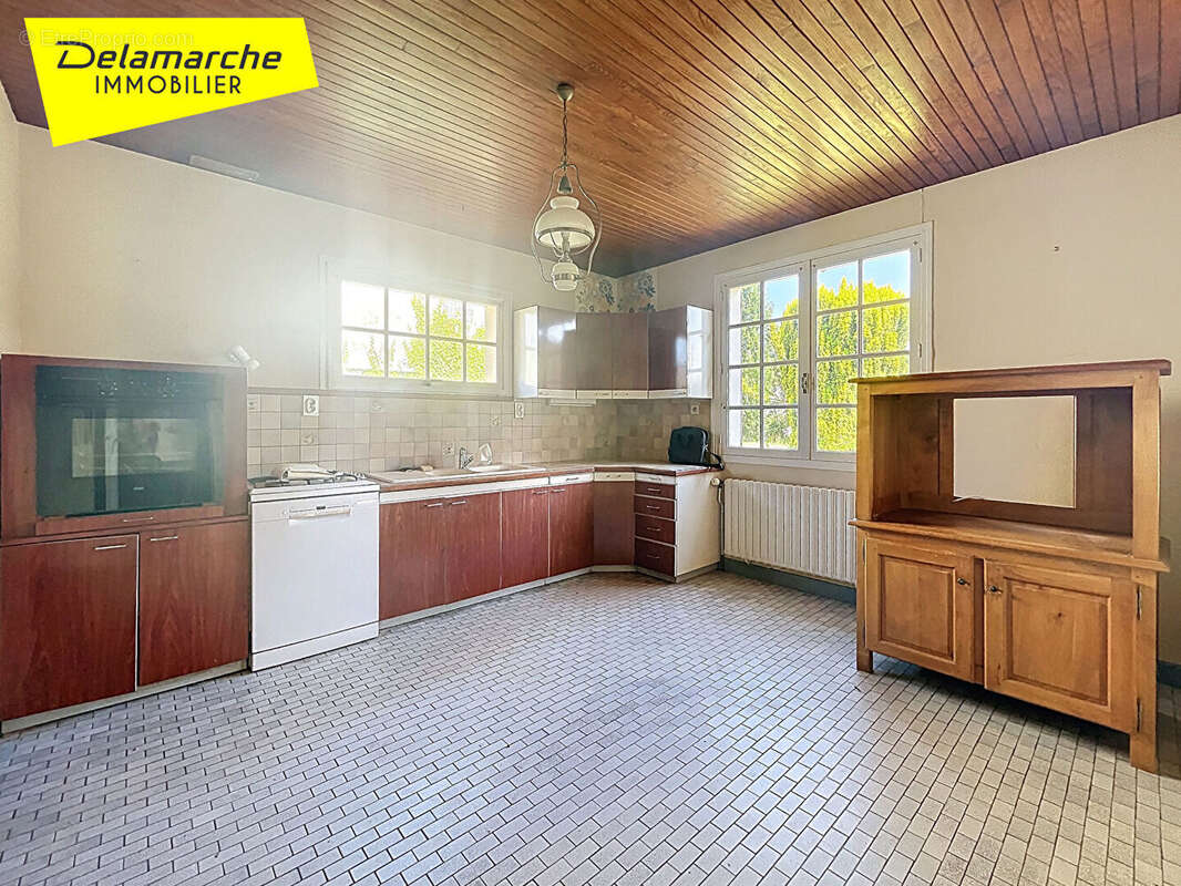 A vendre pavillon sur sous sol Hambye proche du bourg. - photo 2