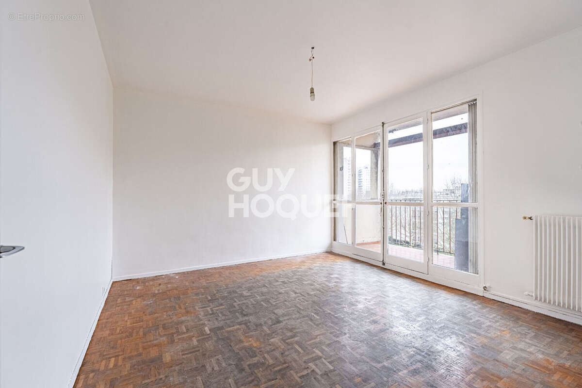 Appartement à VILLENEUVE-LA-GARENNE