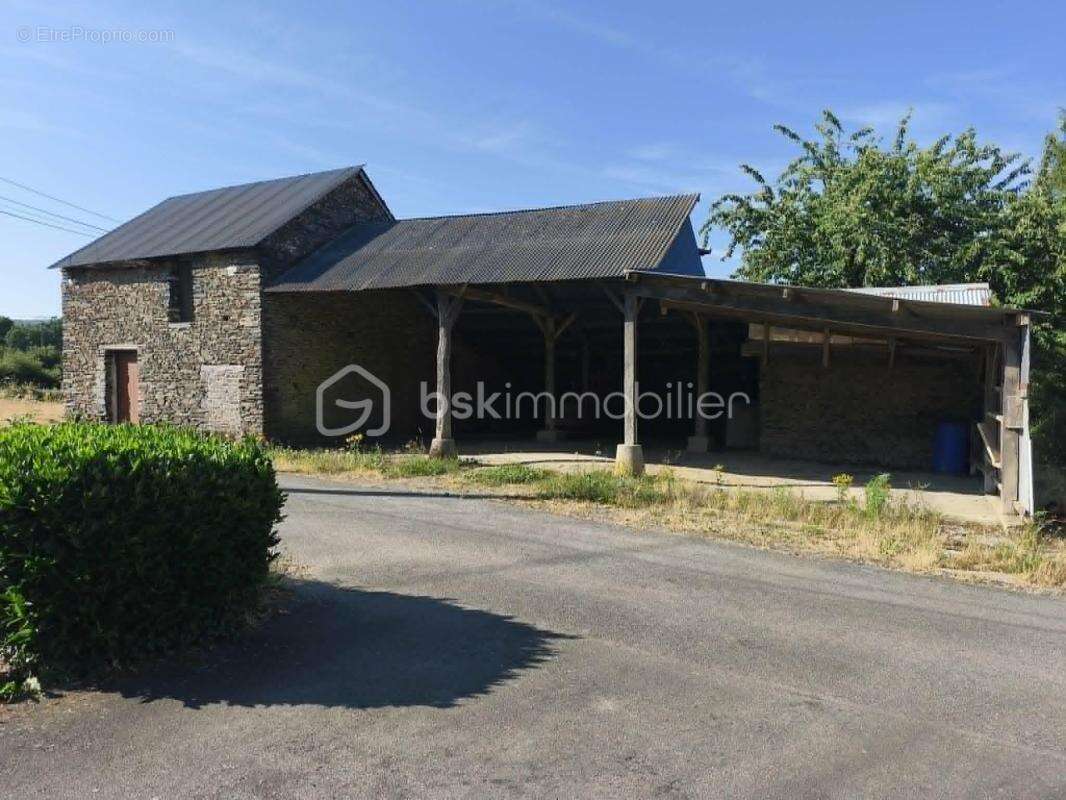 Maison en pierre de plain-pied avec dépendances - photo 12