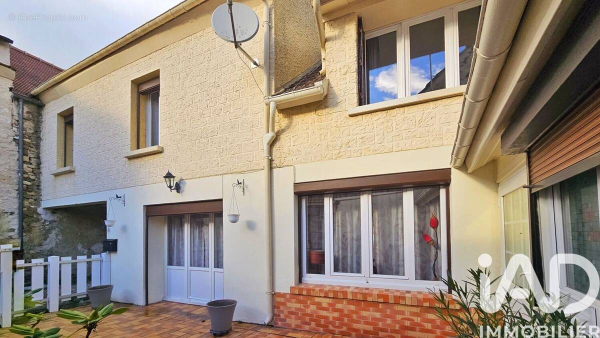 Photo 1 - Maison à MARINES