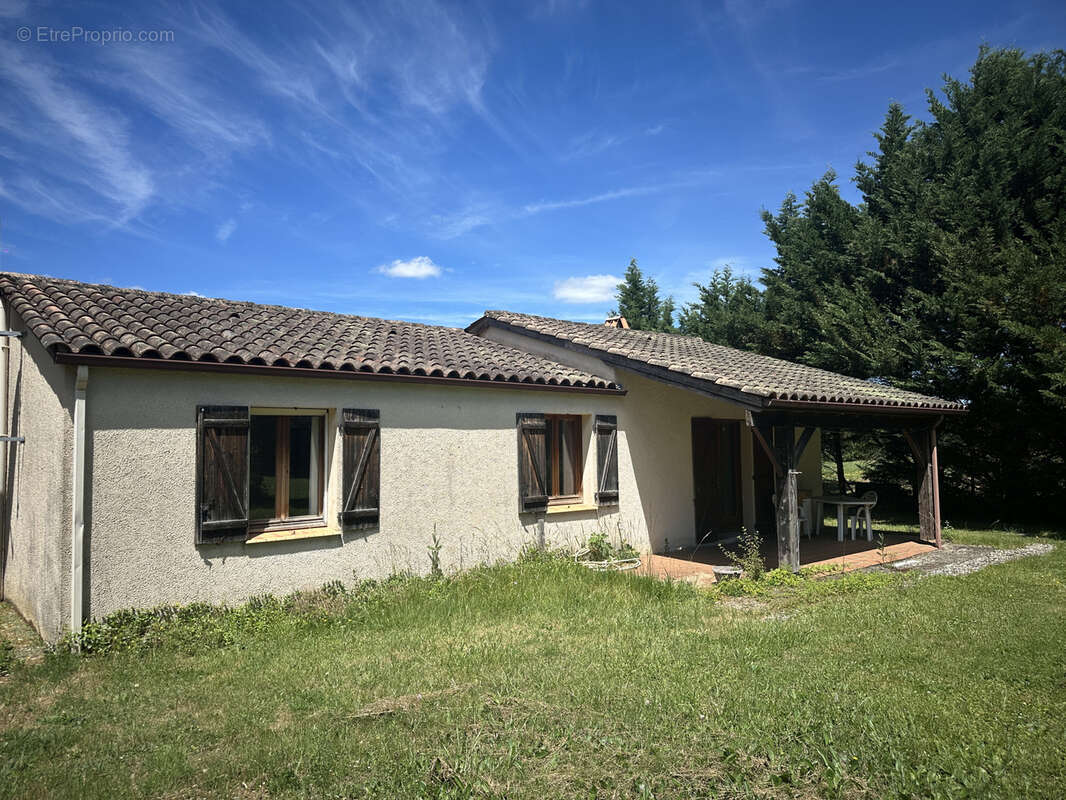 Maison type 4 + gîte sur ancien terrain de camping - photo 2