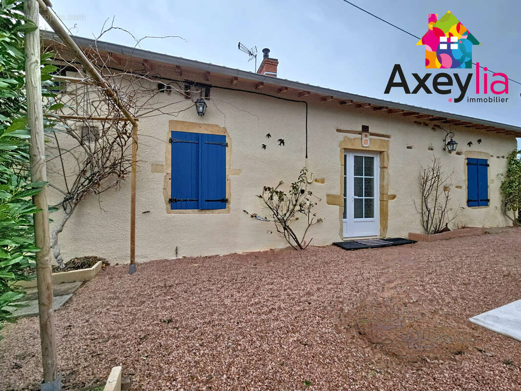 Maison à CHARLIEU