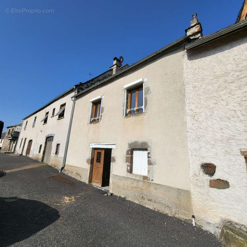 Maison à APCHON