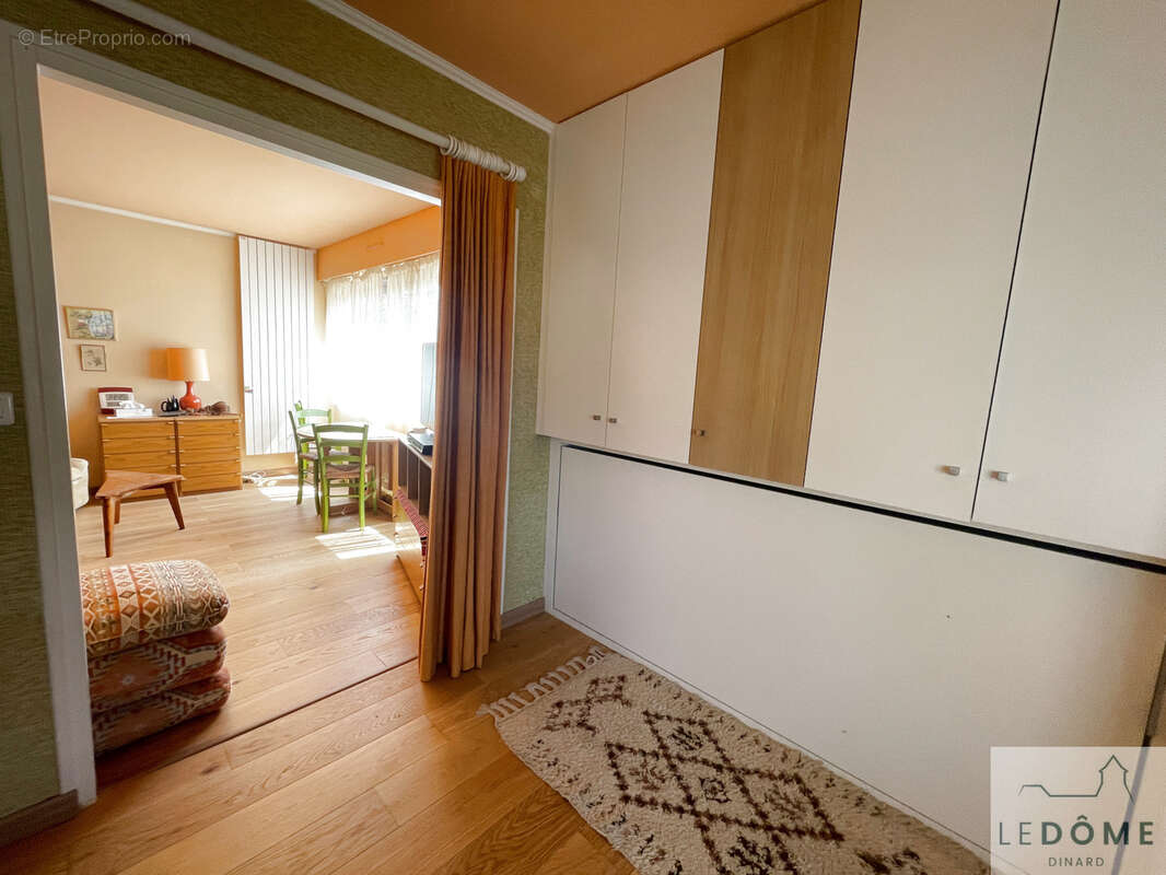 Dinard appartement type deux en bon état avec parking - photo 7