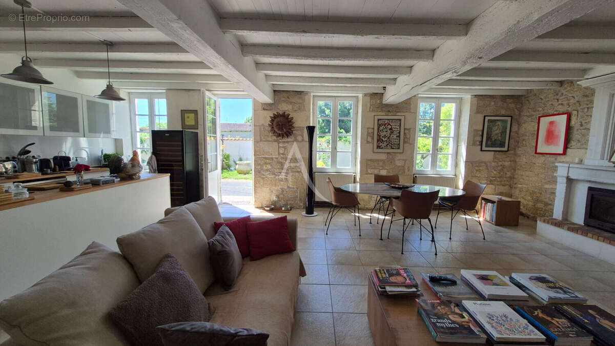 Maison à FONTCOUVERTE