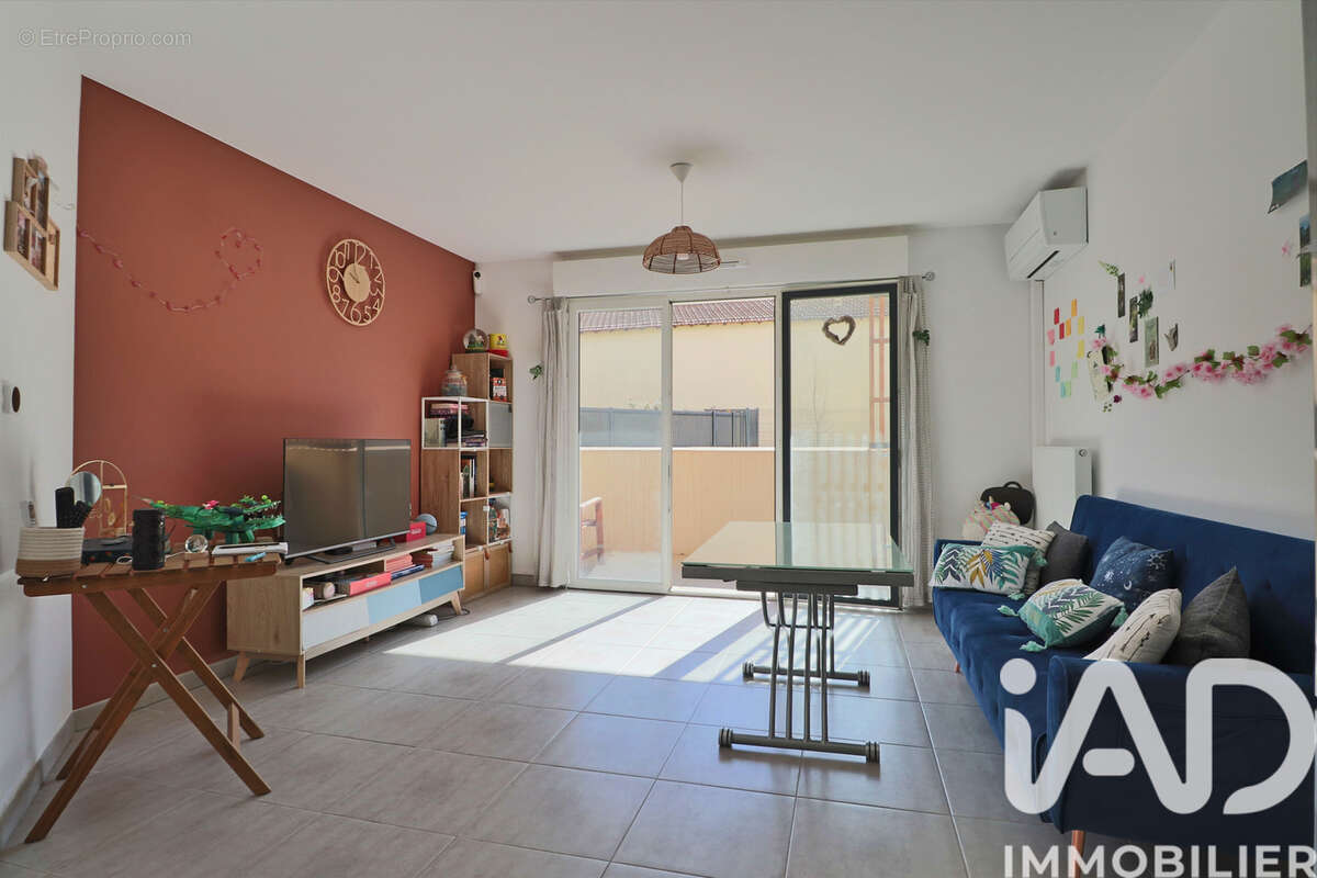 Photo 2 - Appartement à LA ROQUE-D'ANTHERON