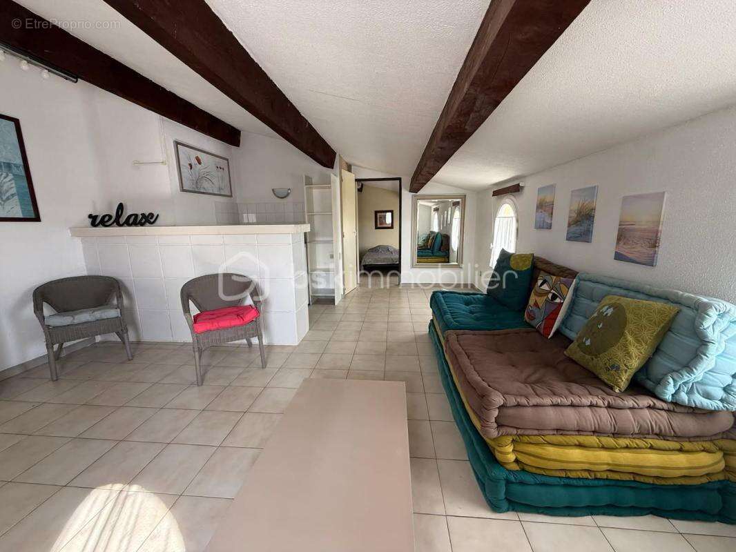 Maison à VIC-LA-GARDIOLE