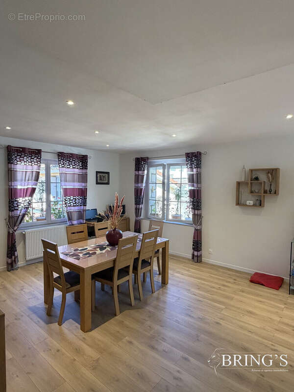 Appartement à SAINT-JUST-MALMONT