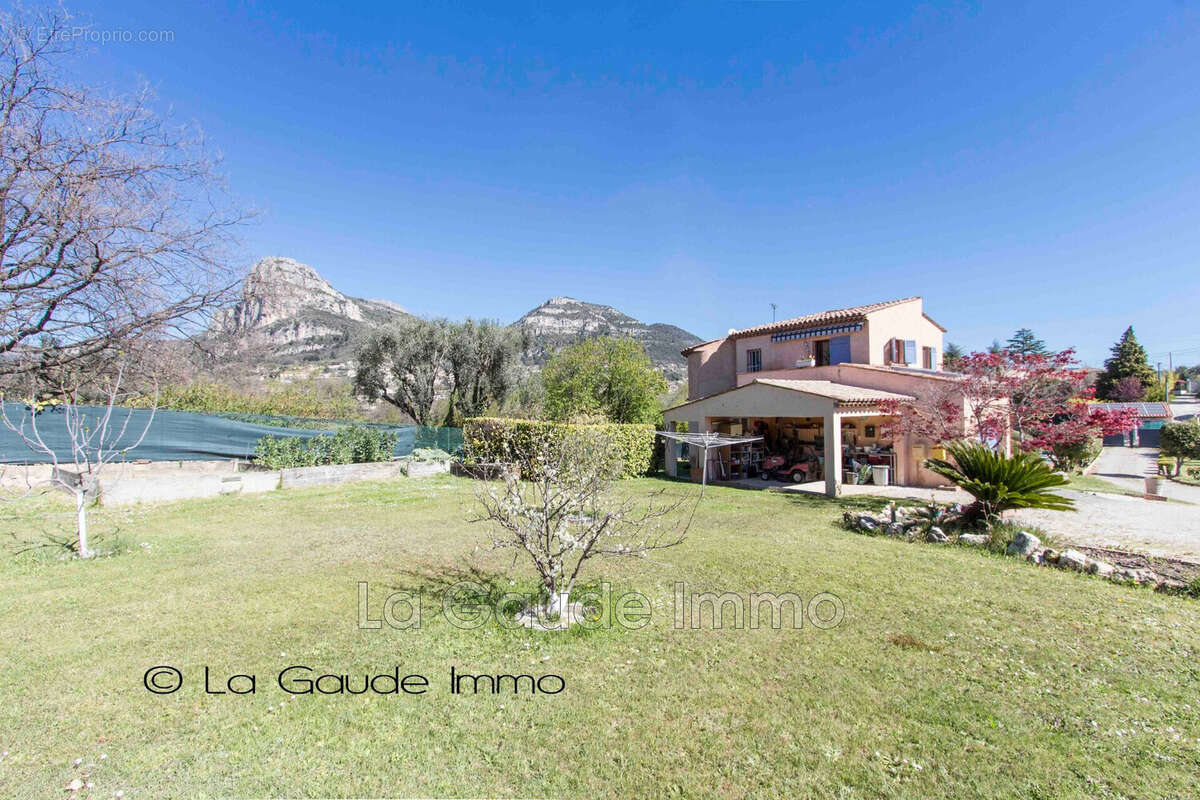 Maison à LA GAUDE
