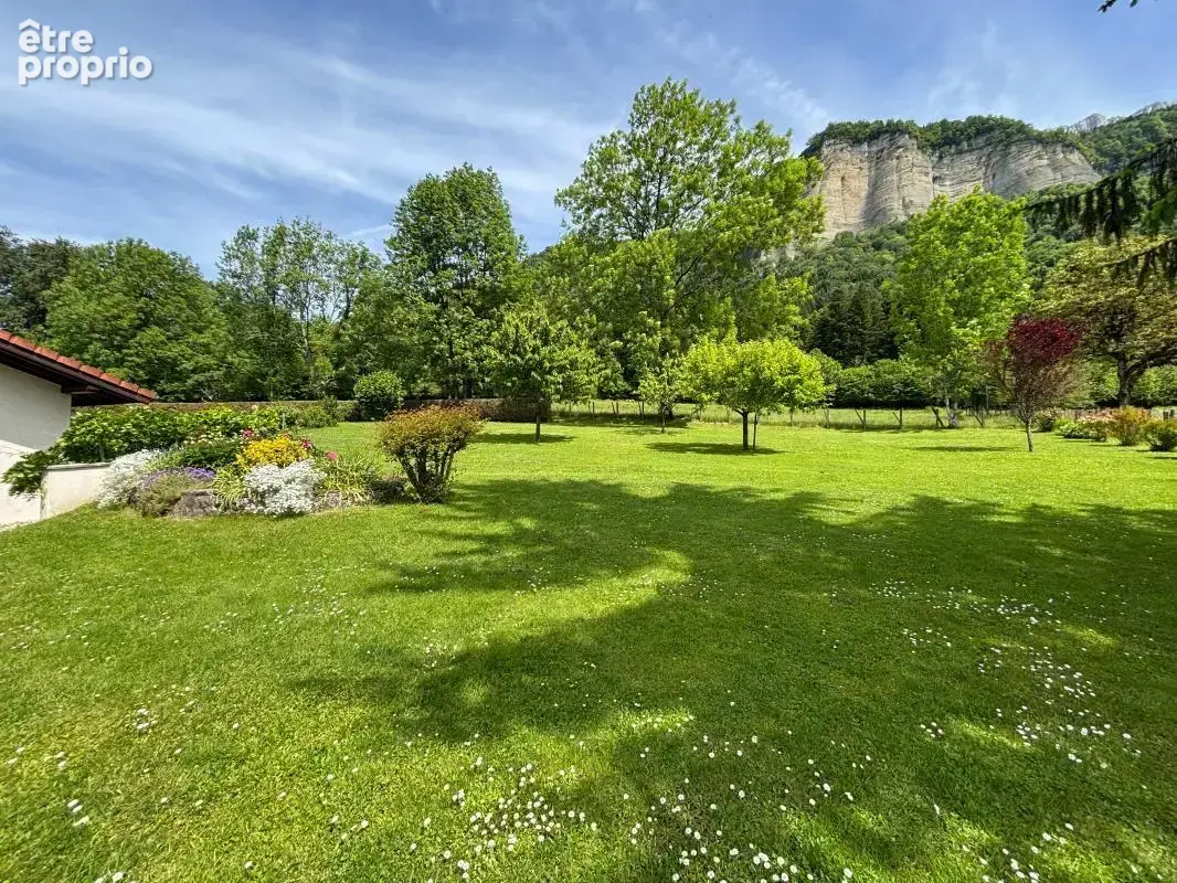 Maison de 158 m² sur 2 700 m² de terrain - photo 2