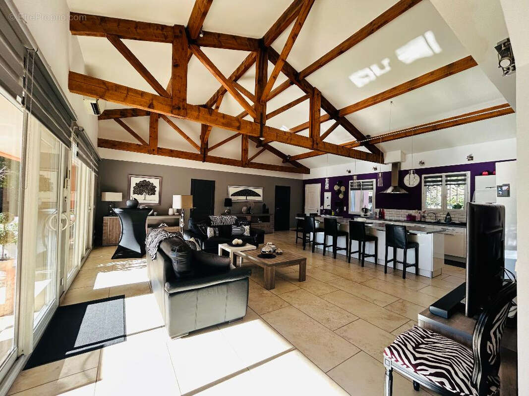 Maison à FLASSANS-SUR-ISSOLE