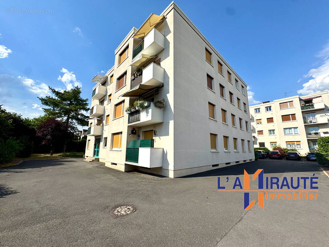 Appartement à HOUILLES
