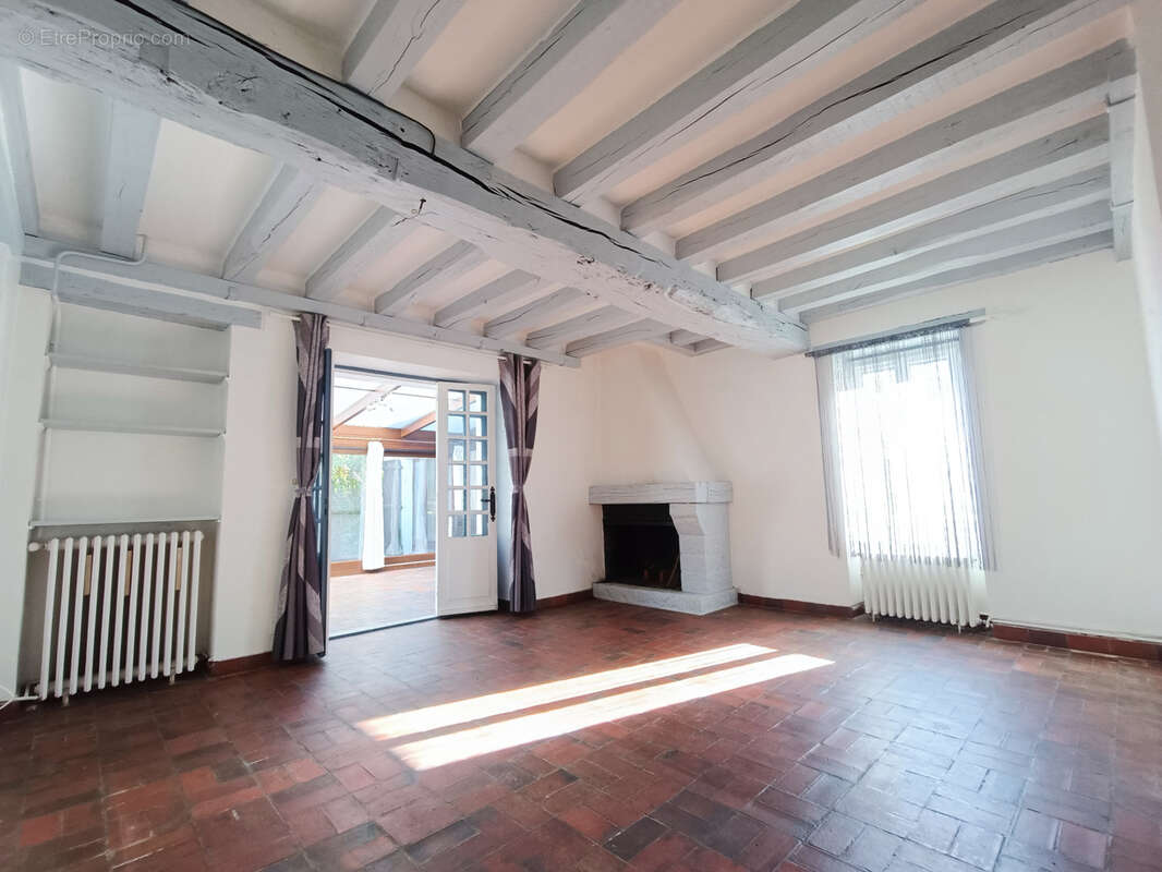 Maison à JUSSY-LE-CHAUDRIER