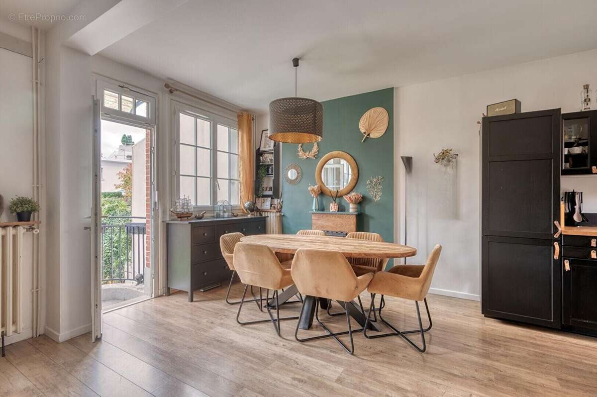 Maison à SURESNES