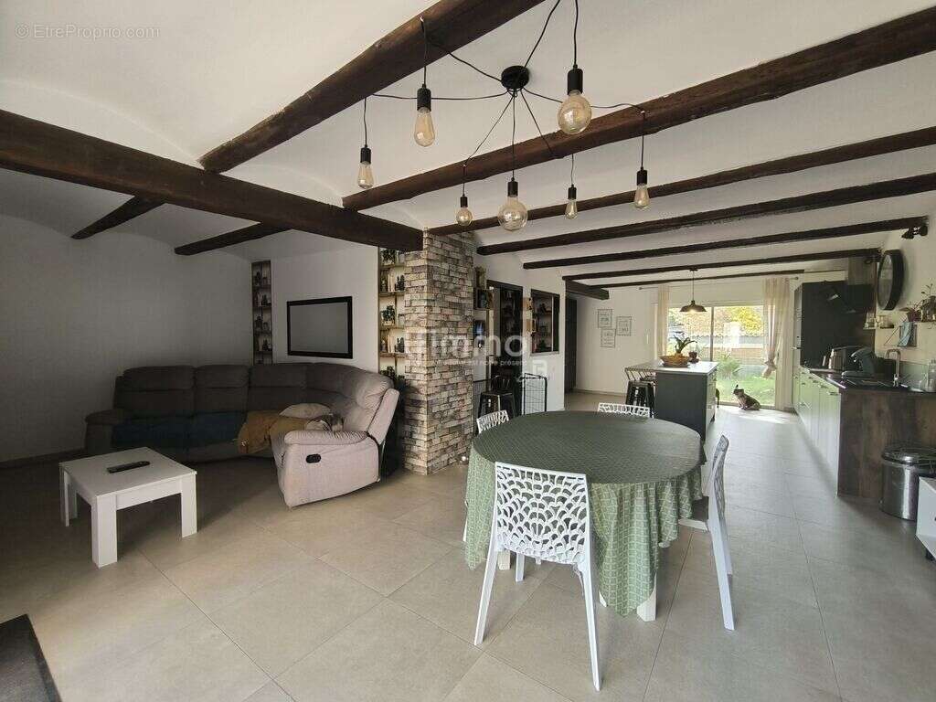 Grande maison vigneronne avec piscine, gîte et dépendances - photo 4