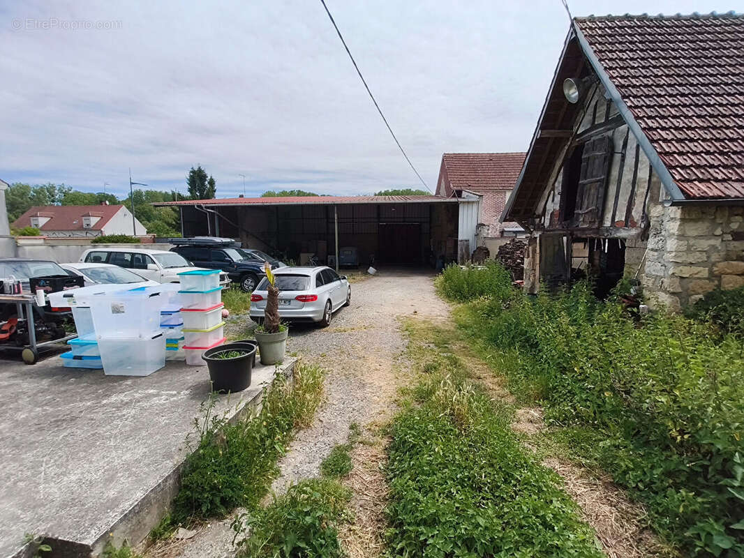 Maison à JAUX