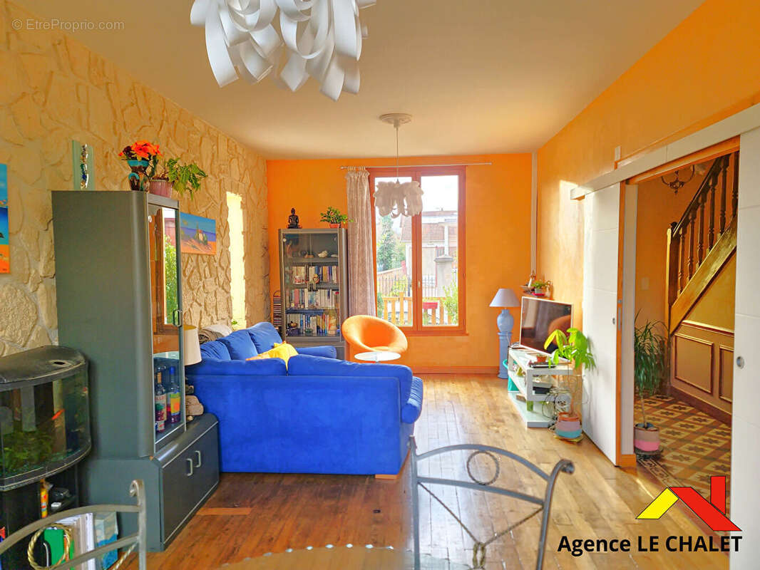 Maison Villeneuve Le Roi 4 pièce(s) 81.1 m2- 2 chambre(s) - photo 2