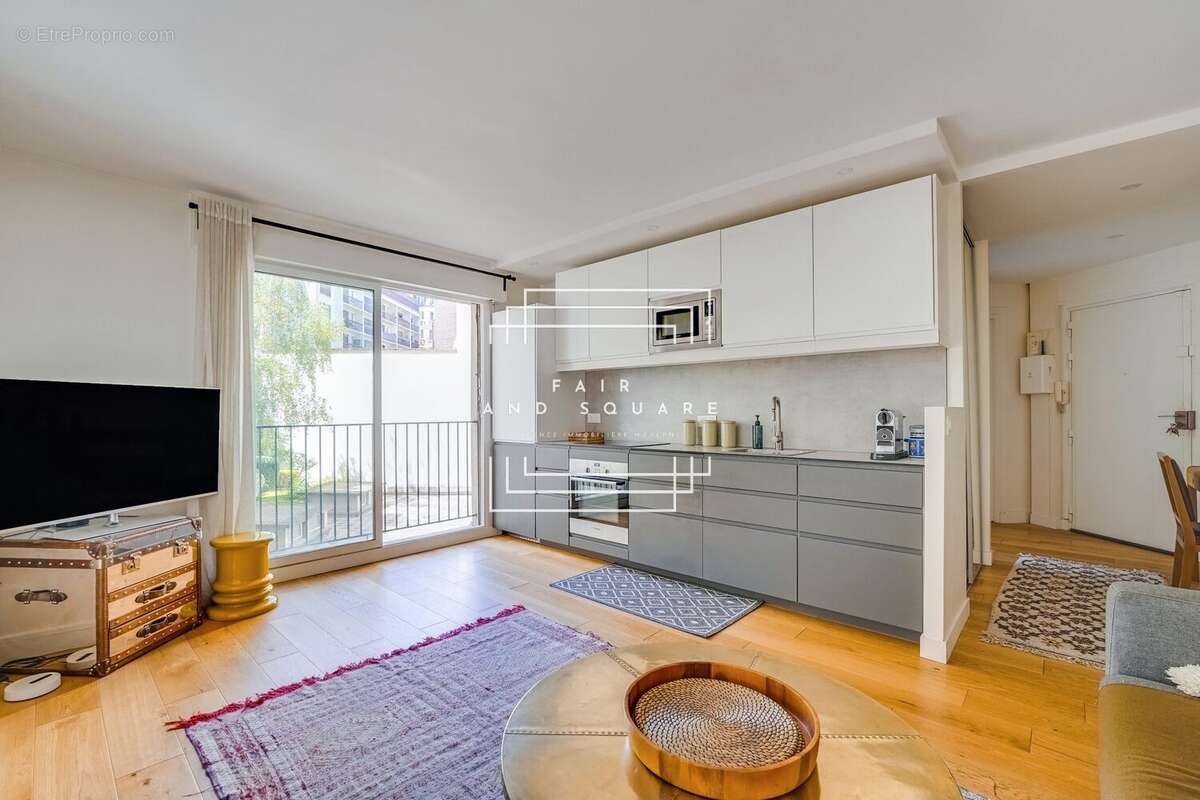 Appartement à PARIS-17E