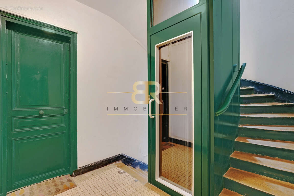 Appartement à PARIS-17E