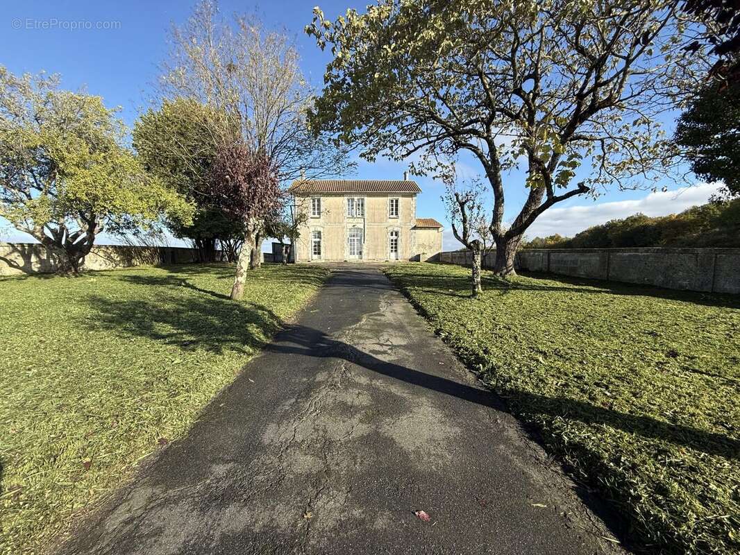 Maison à VOULGEZAC