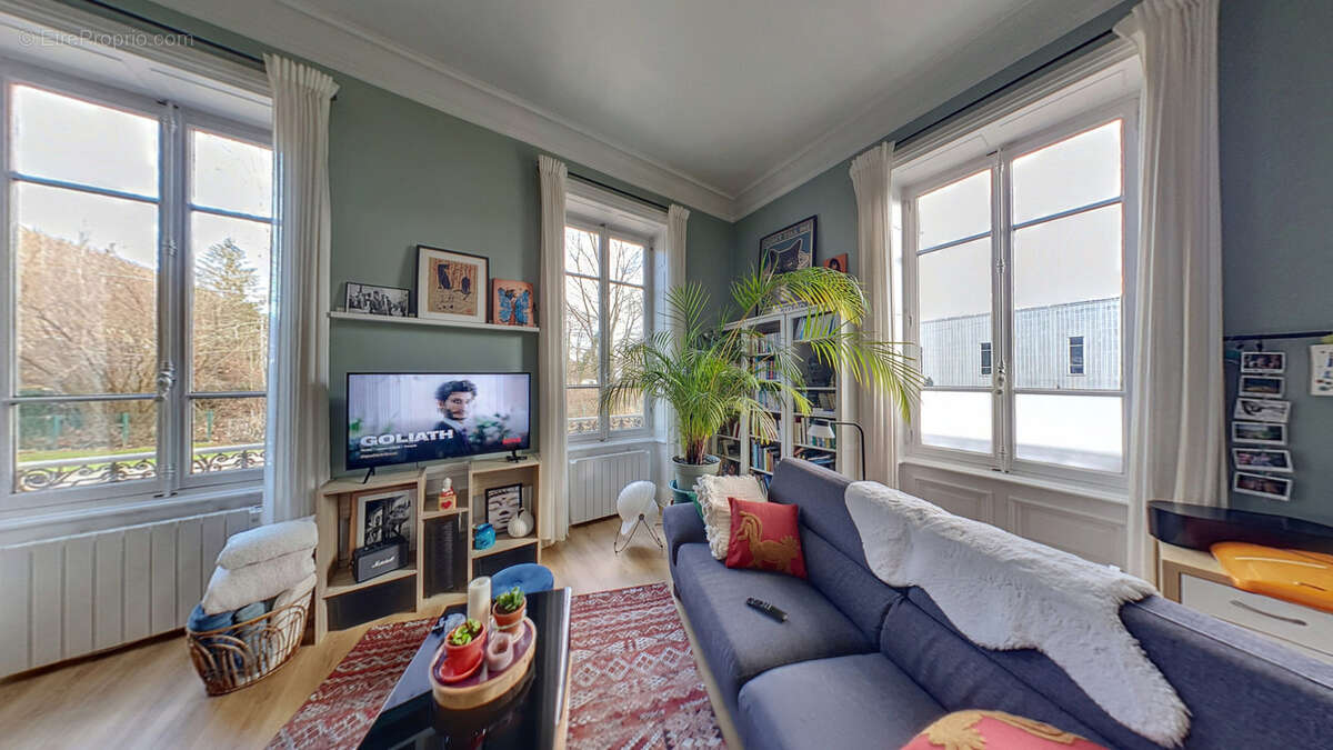 Appartement à SAINT-CLAIR-DE-LA-TOUR