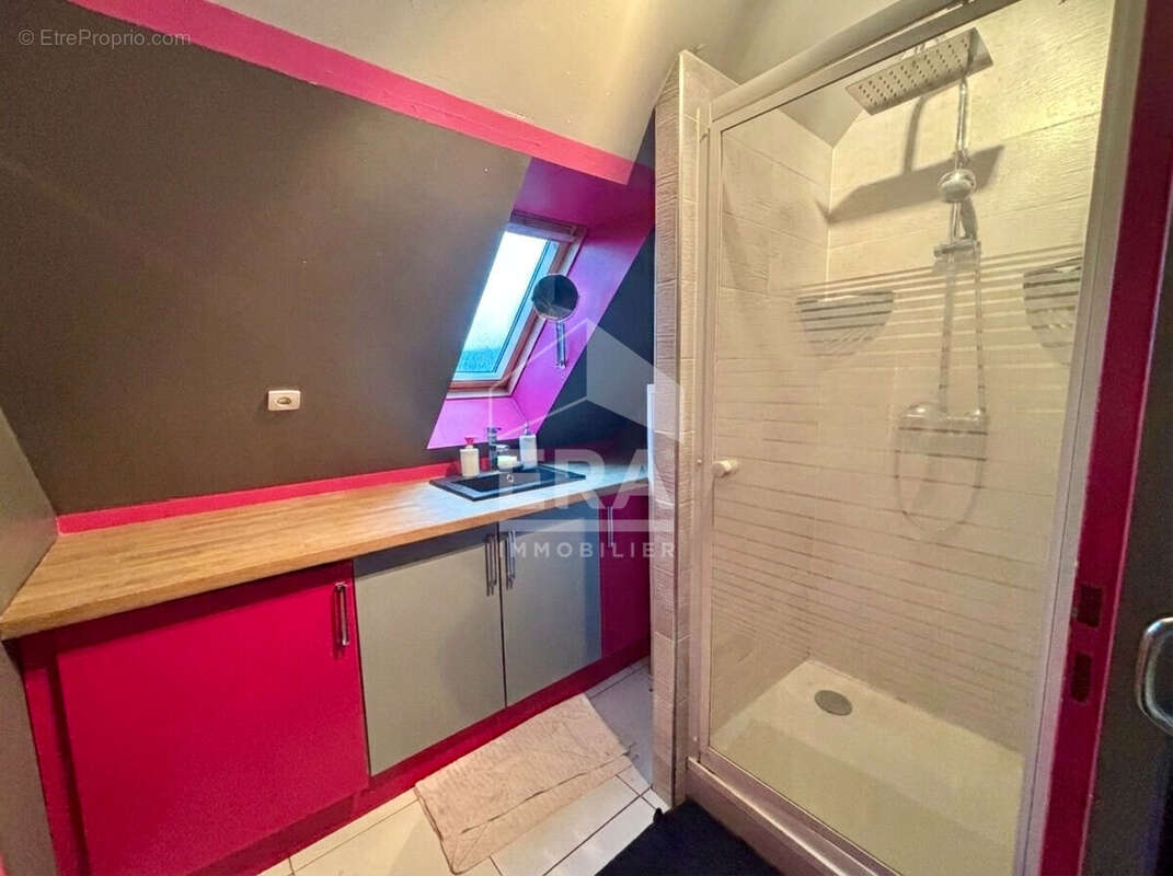 Maison à D'HUISON-LONGUEVILLE