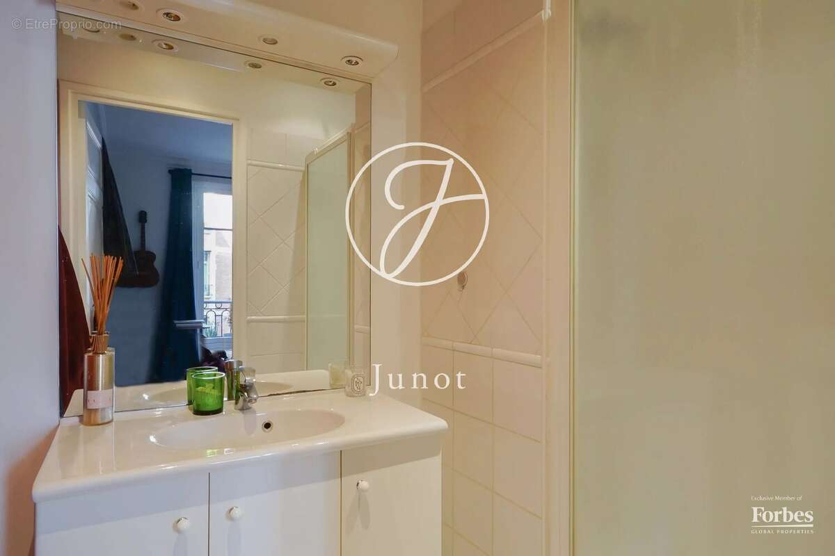 Appartement à PARIS-7E