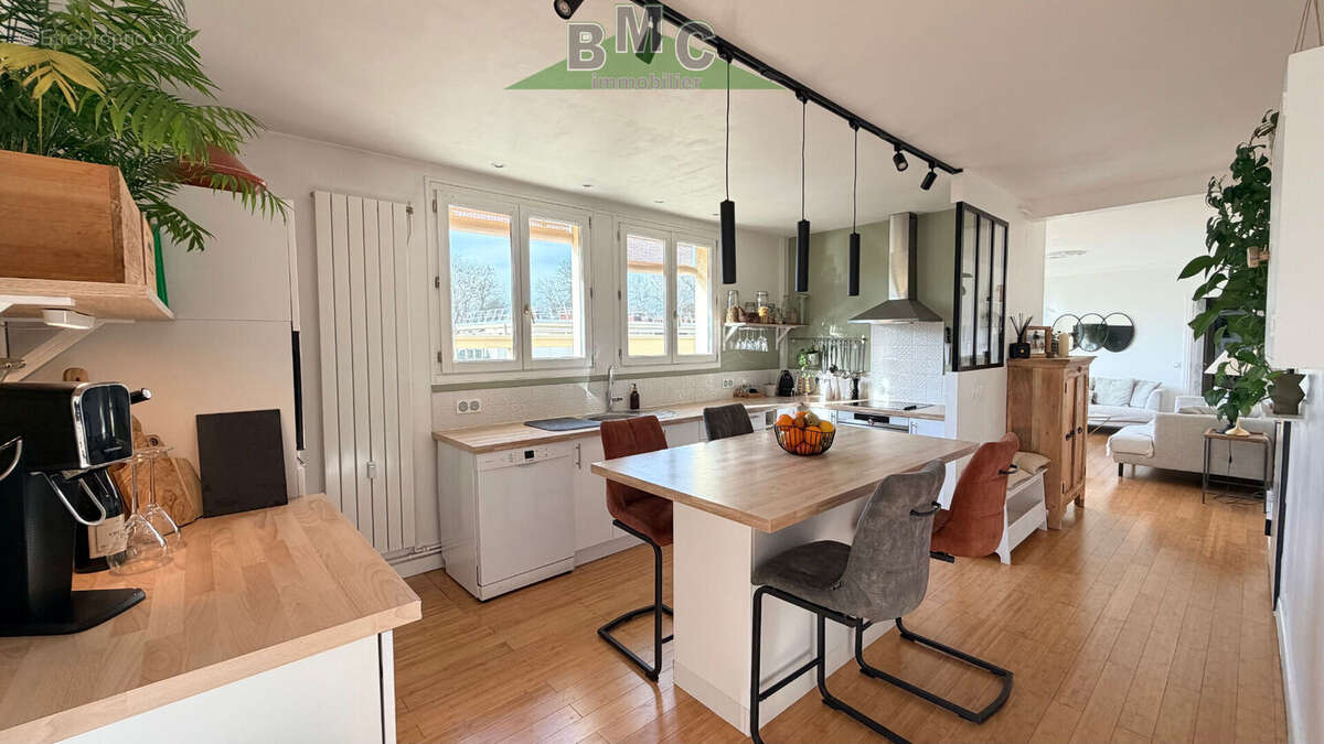 Appartement à LE PLESSIS-BOUCHARD