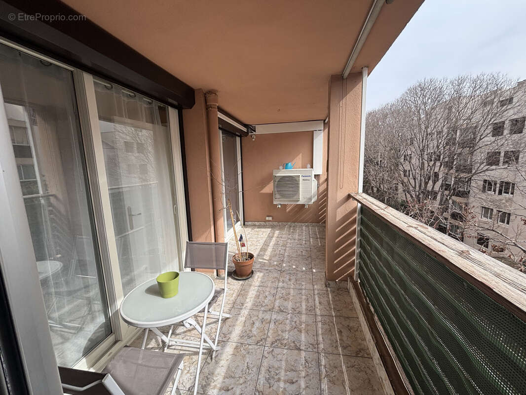 Appartement à LA VALETTE-DU-VAR