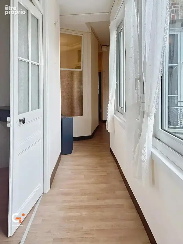 Centre Ville, Quartier Palais de Justice : Appartement F4 de caractère avec belle hauteur sous plafond - photo 9