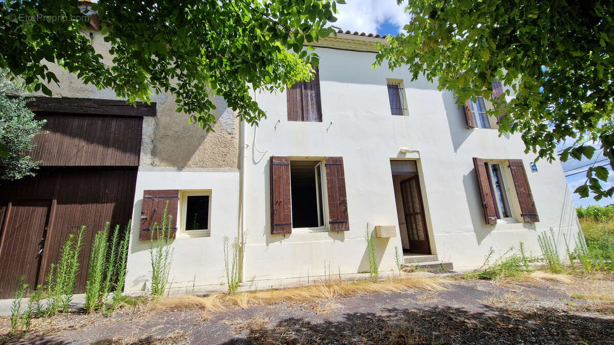Proche st macaire - maison en pierre 140 m2 - dependances - photo 3