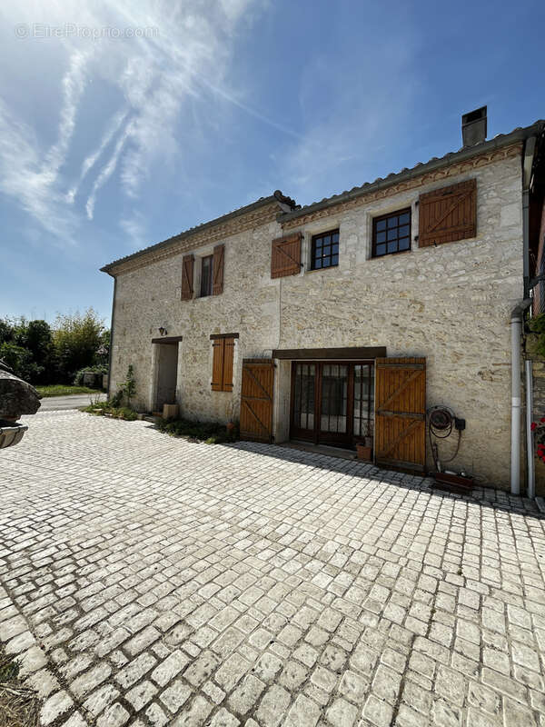 Maison à MAUVEZIN
