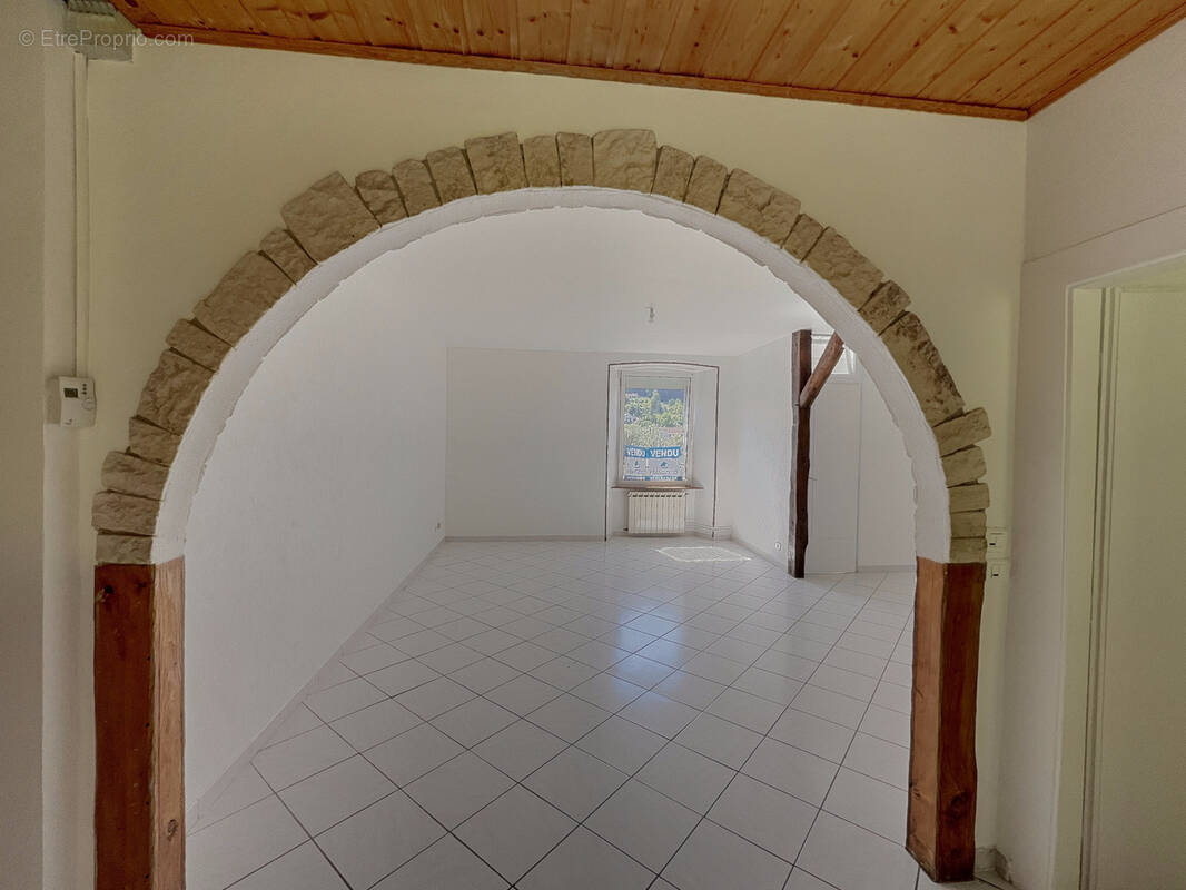 Appartement à PONT-DE-ROIDE