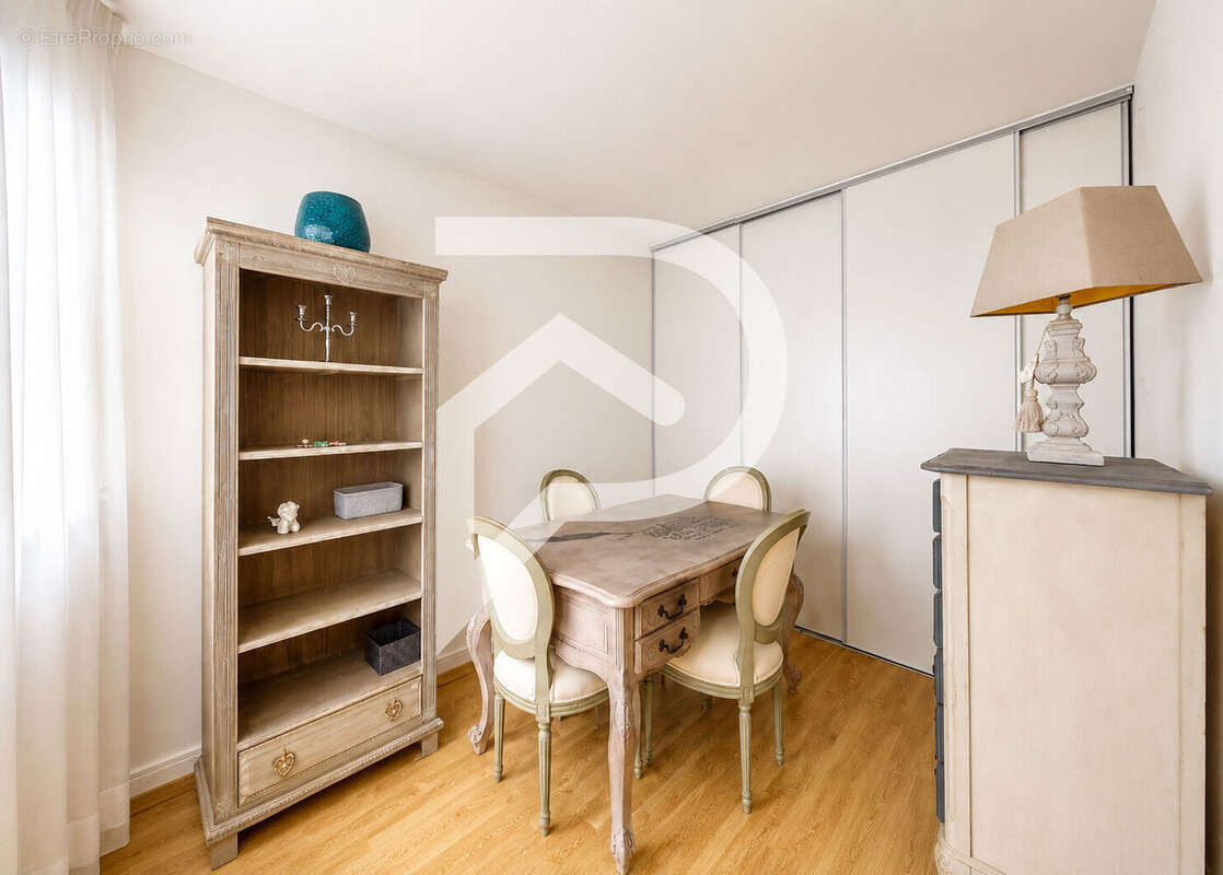 Appartement à VERNEUIL-SUR-SEINE