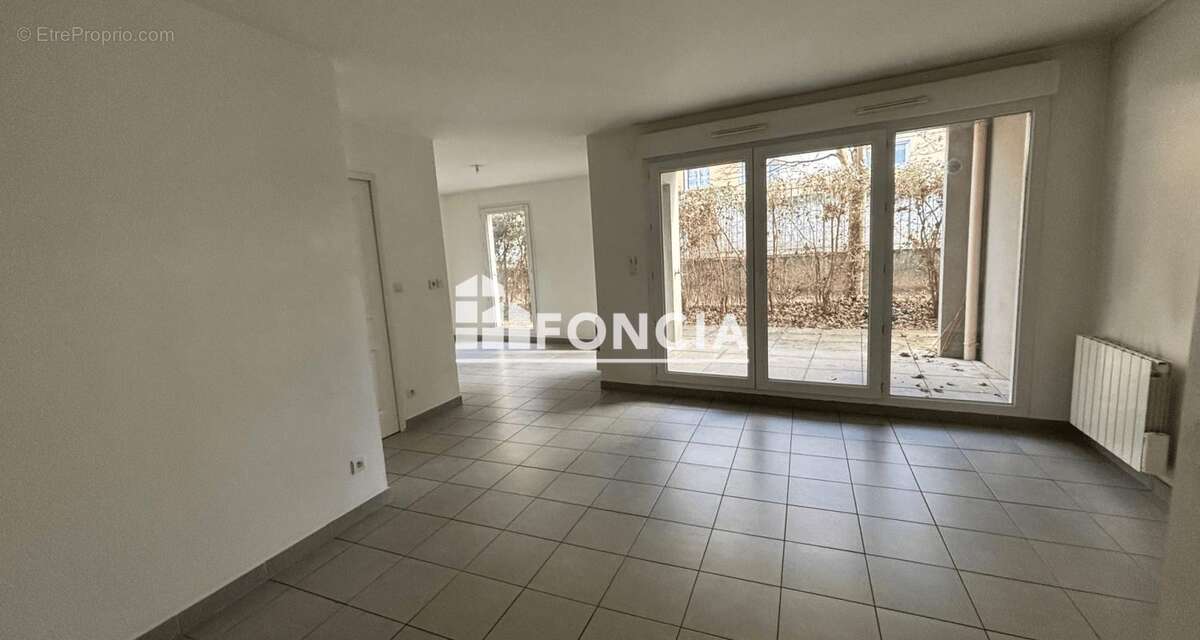 Appartement à MEYZIEU